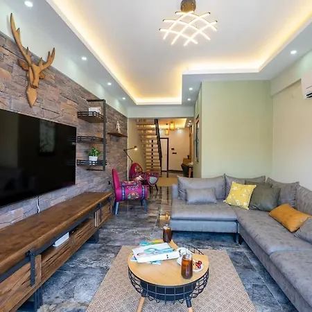 Sahilde Deniz Manzarali Sik Daire Apartment